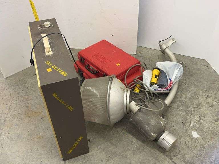 Pole Light, Tool Cases