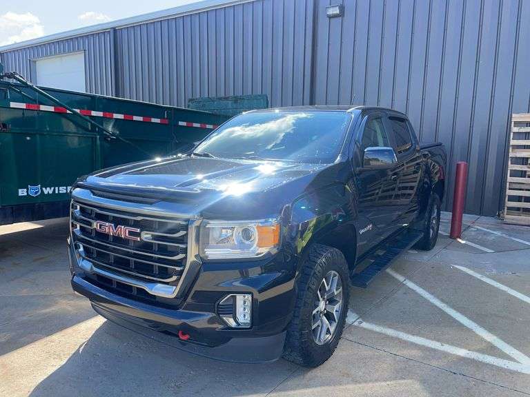 2021 GMC Canyon - showing 104,673 miles