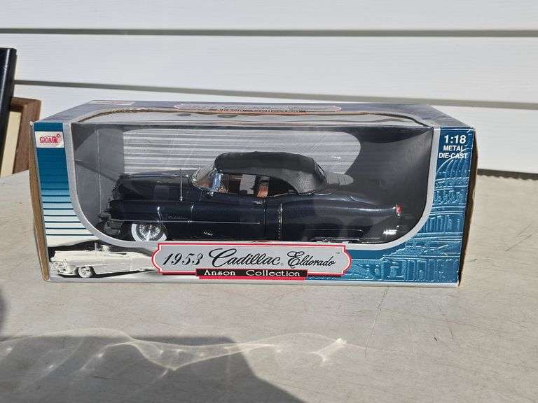 ANSON 1953 CADILLAC ELDORADO 1:18 SCALE DIE CAST CAR IN BOX