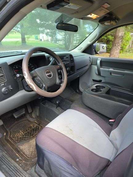 2012 GMC Sierra 1500 4x4 w/ toolbox cap. Runs good. Has a weak battery.