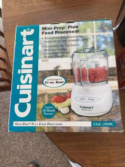 Cuisinart food processor, food scale, grater, trays & food storage container