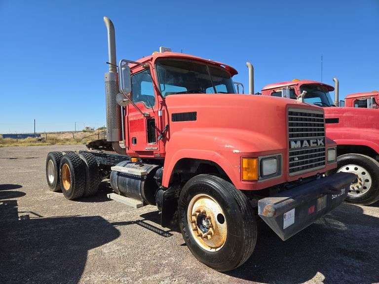 2007 Mack CHU613 miles & hrs unknown- doesn't run