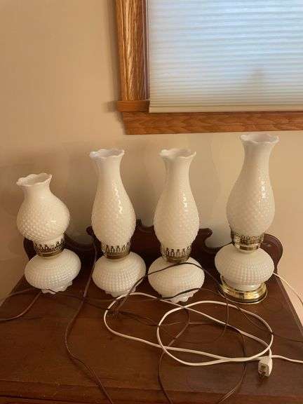 (4) matching decorative lamps