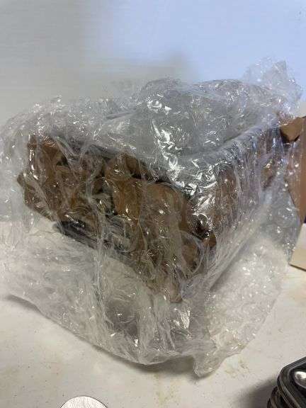 Ice cream scoops and holders