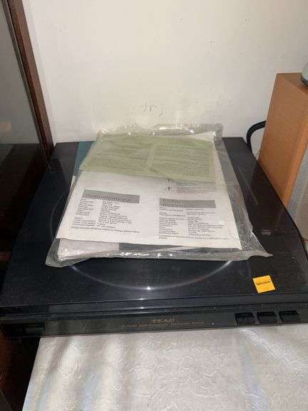 TEAC Full Automatic Turntable