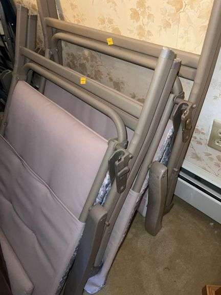 Glass Top Patio Table with (4) Foldable Patio Chairs