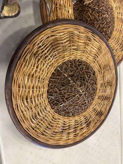 (2) decorative wicker pieces and metal leaves
