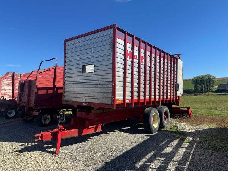 H&S WB20AL 20’ wide body silage wagon, rear unload w/ live floor;