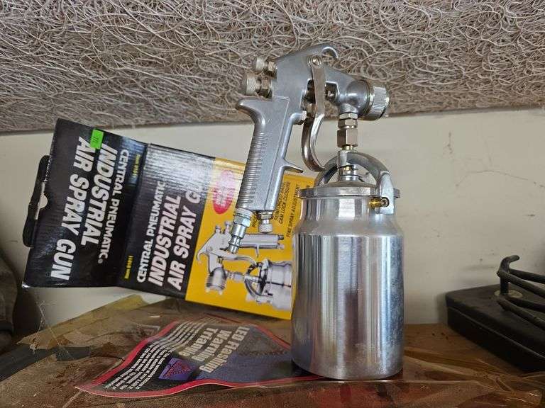 Safety triangle,  Air sprayer gun
