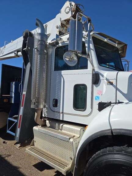 2012 Peterbilt PB348 Showing 3,909 mi, 2,728 hrs- runs