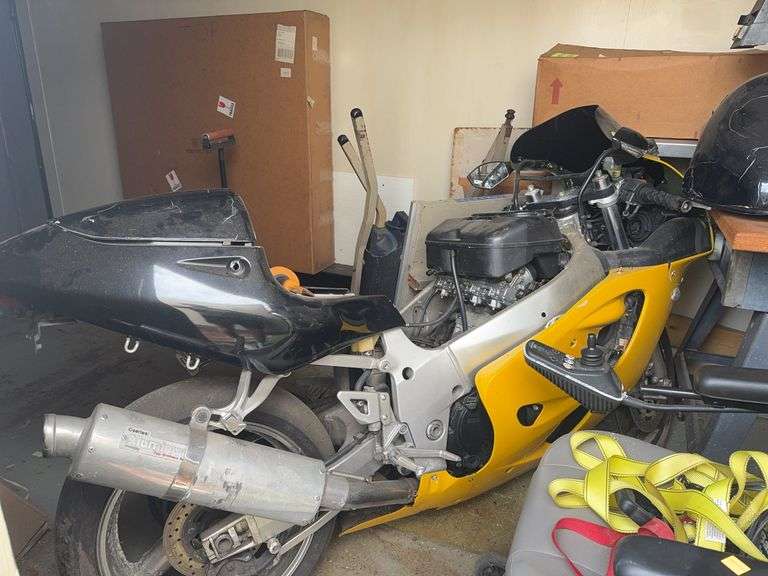 Suzuki GSX R-600 Motorcycle for Parts