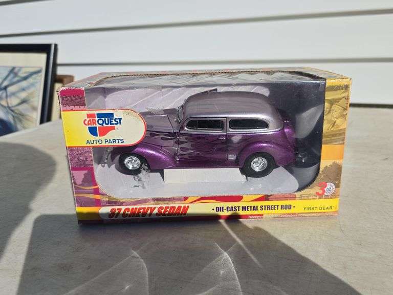 FIRST GEAR 1937 CHEVY SEDAN 1:24 SCALE DIE CAST CAR IN BOX