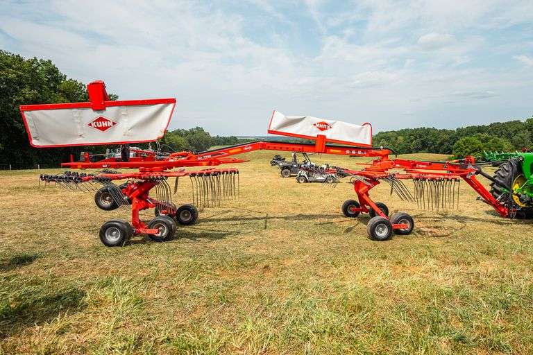 2020 KUHN GA7932 TWIN ROTOR HAY RAKE