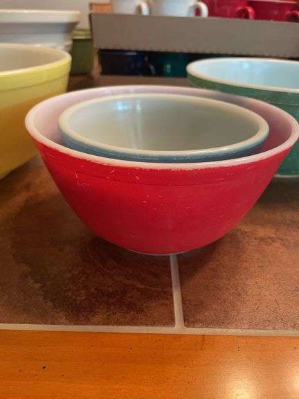 (4) Pyrex mixing bowls