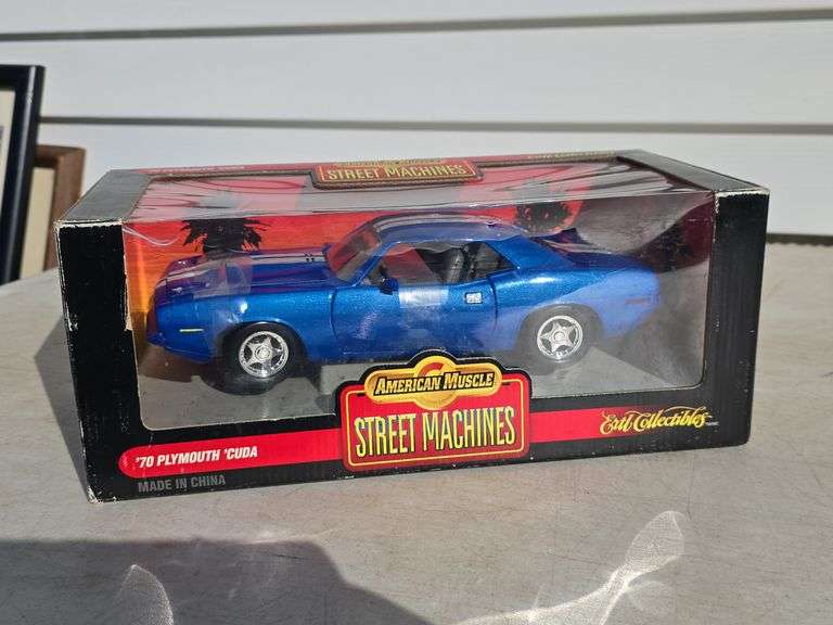ERTL 1970 PLYMOUTH CUDA 1:18 SCALE IN BOX