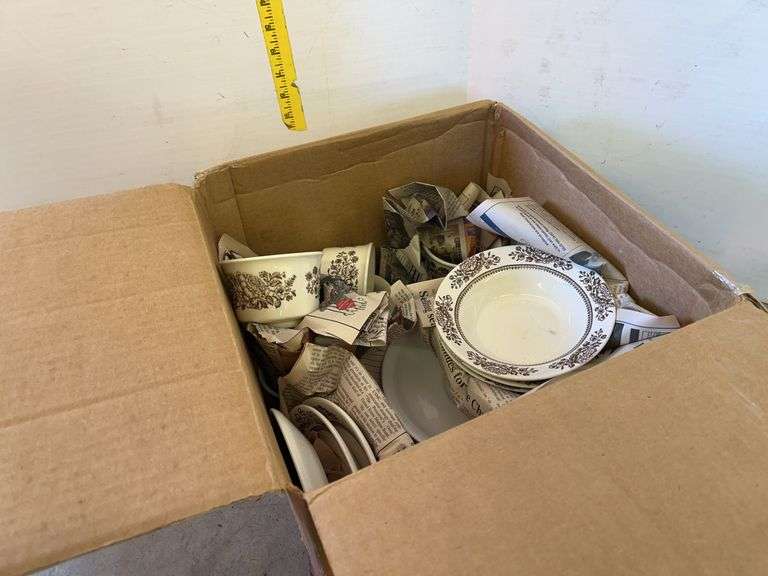 USA Brown Floral Dishes