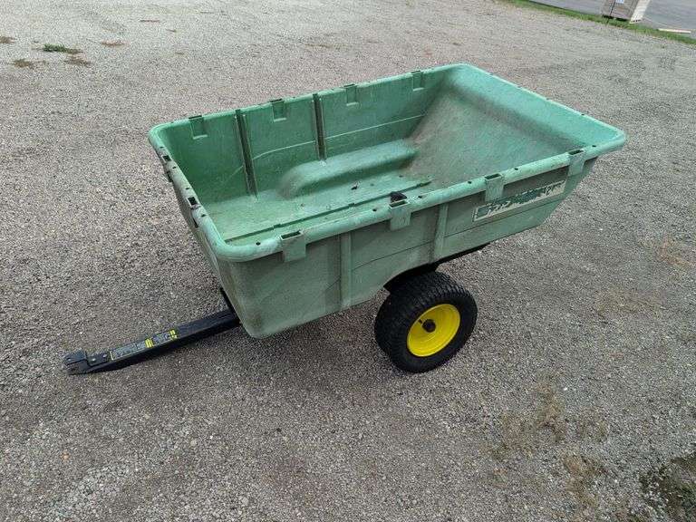 John Deere manual tilt pull-behind wagon