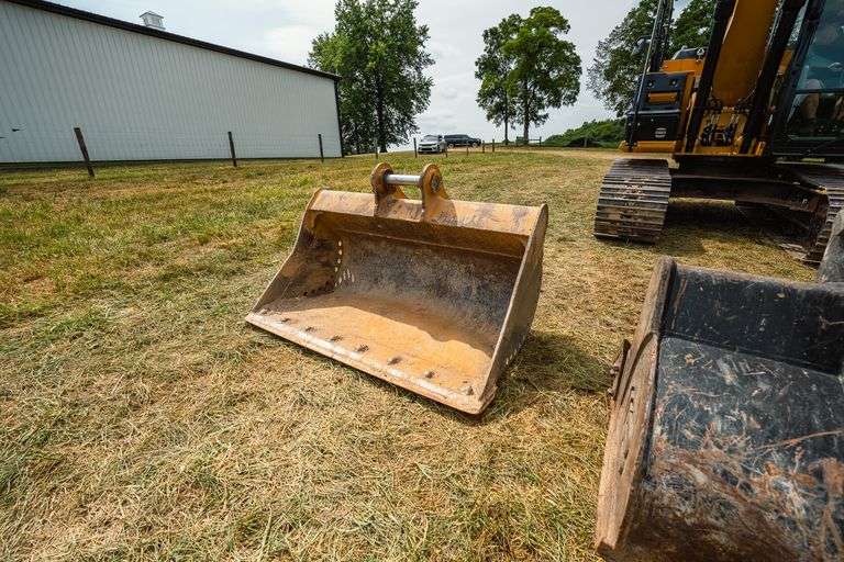 72” CAT DITCHING BUCKET