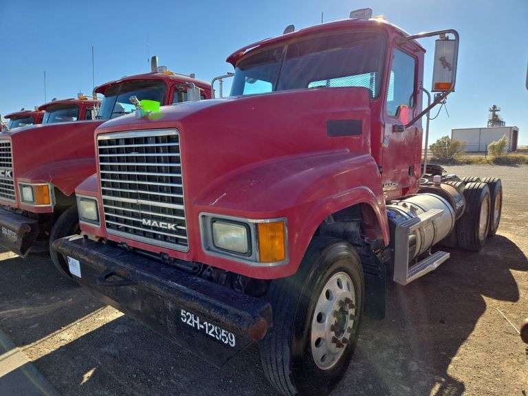 2012 Mack CHU613 Showing 69,944 mi, 16,208 hrs- runs