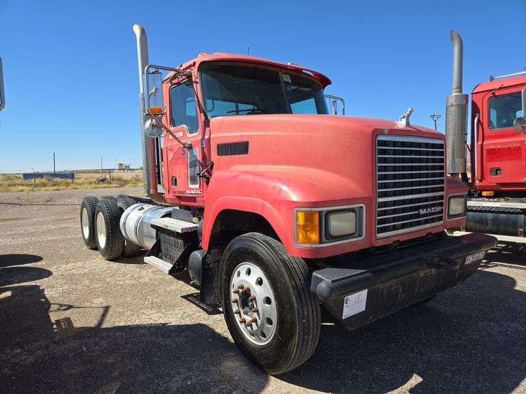 2012 Mack CHU613 Showing 32,552 mi, 7,309 hrs- doesn't run