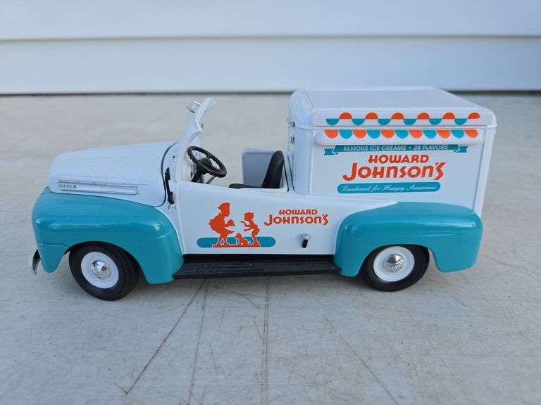 ROAD LEGENDS 1948 FORD 1.18 SCALE HOWARD JOHNSON TOY TRUCK