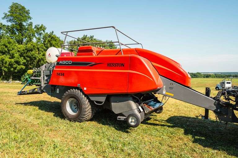 2009 AGCO 7434 LARGE SQUARE BALER