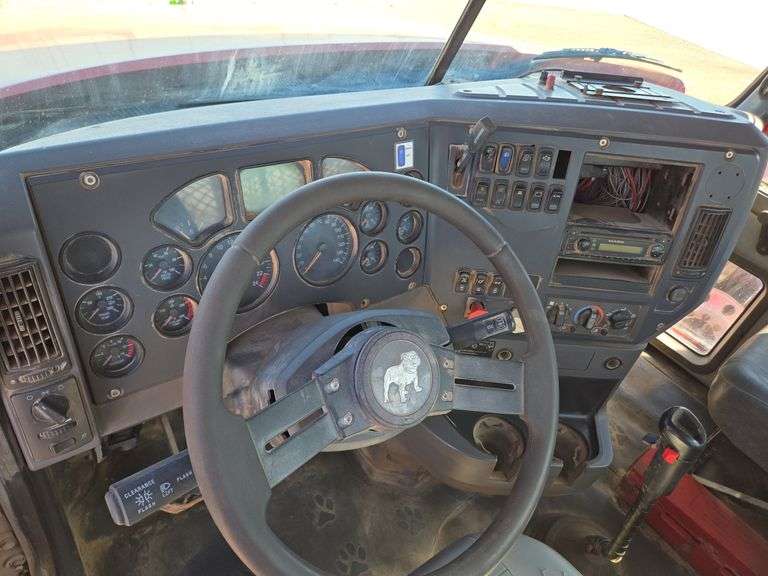 2012 Mack CHU613 Showing 25,006 mi, 12,910 hrs- runs