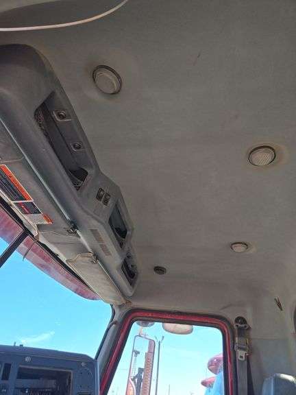 2012 Mack CHU613 Showing 25,006 mi, 12,910 hrs- runs