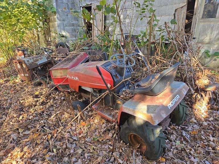 Misc lawn mower parts- large lot