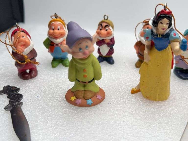 Disney Snow White & Dwarfs With Tableware