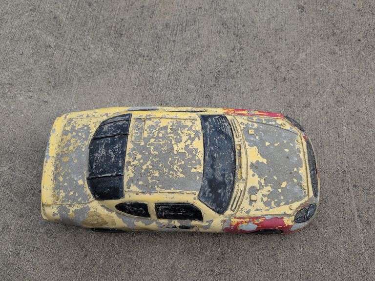 Concrete race car - paint peeling