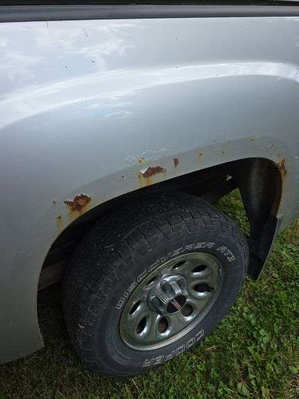 2012 GMC Sierra 1500 4x4 w/ toolbox cap. Runs good. Has a weak battery.