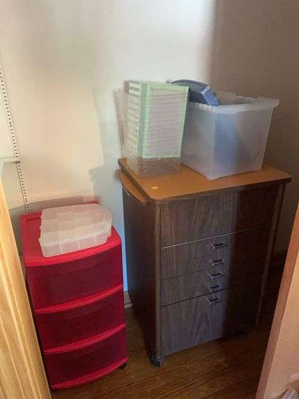 Miscellaneous storage containers - see photos