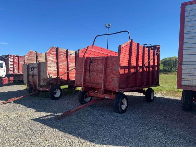16’ silage wooden dump wagon