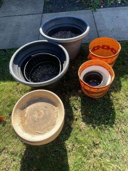 (2) large plastic planters, ceramic planter & decorative basket planter covers