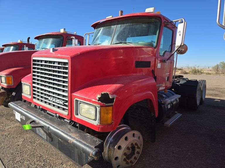2008 Mack CHU613 Showing 77,192 mi, 13,448 hrs- runs