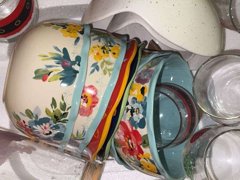 Assortment of Pioneer Woman Bowls and Other Glassware