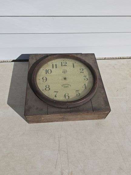 INTERNATIONAL TIME RECORDING CO. VINTAGE CLOCK