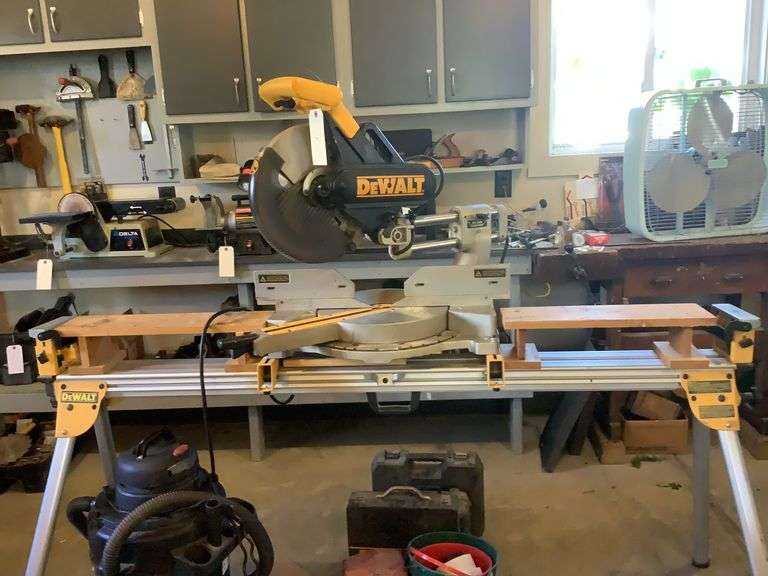 DeWalt 12” Sliding Compound Mitre Saw
