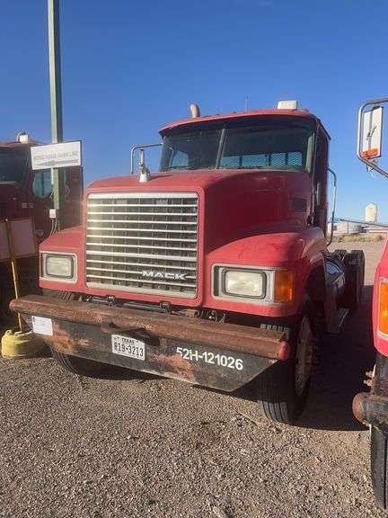 2012 Mack CHU713 Showing 74,858 mi, 1,306 hrs- runs