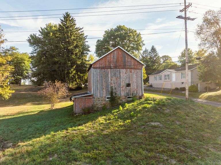 Parcel 1: 114’x174’ Lot – Includes Home & Barn