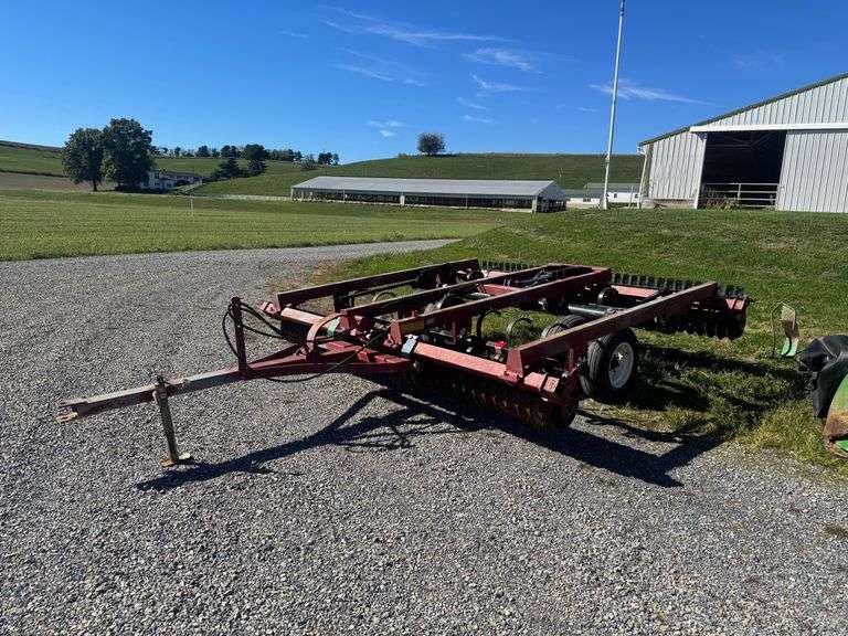 International 415 Cultimulcher