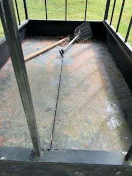 6' x 10' livestock feeder - good condition