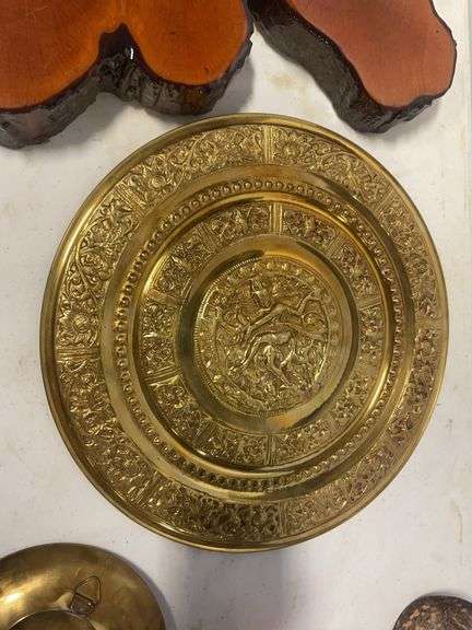 Decorative clock, baskets, and wooden pieces