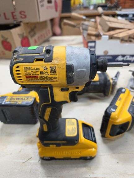 Dewalt Tool Set 20vmax Lithium Batteries