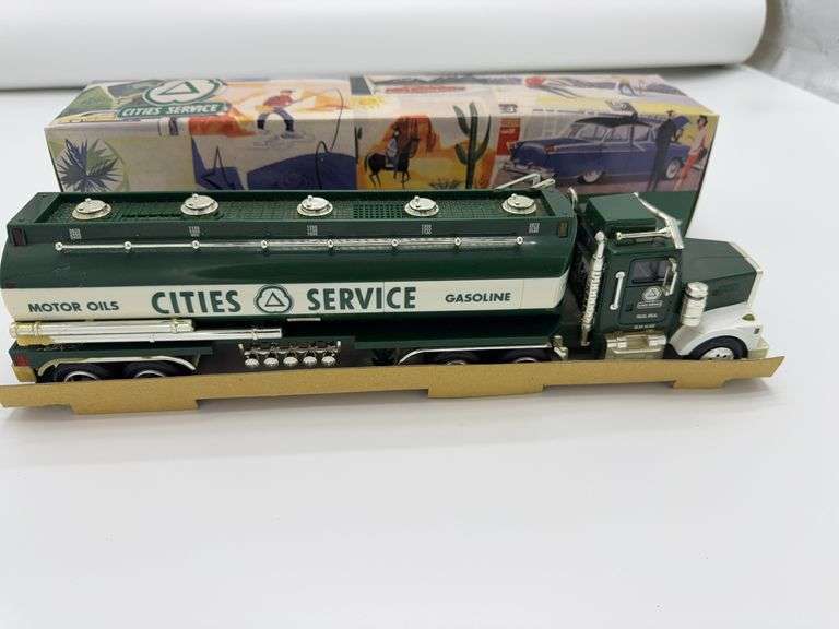 VINTAGE COLLECTABLE 1/32 TOY COIN BANK