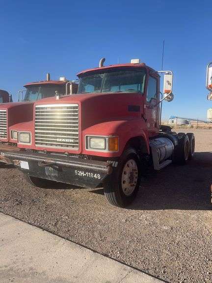 2011 Mack CHU613 miles & hrs unknown- doesn't run
