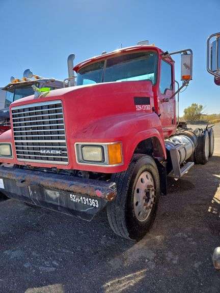 2013 Mack CHU613 Showing 30,007 mi, 10,177 hrs- runs