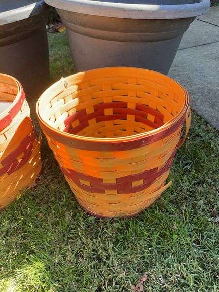 (2) large plastic planters, ceramic planter & decorative basket planter covers