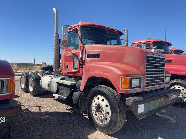 2012 Mack CHU613 Showing 42,790 mi, 9,794 hrs- runs